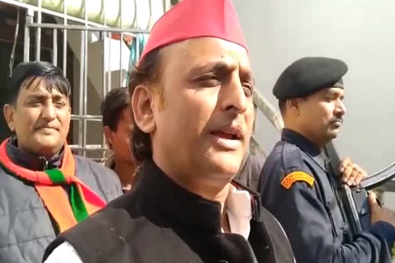 akhilesh yadav, akhilesh yadav targeted bjp, bus accident in kanauj, bus accident news, akhilesh yadav news, अखिलेश यादव ने बीजेपी पर साधा निशाना, अखिलेश यादव, सपा के राष्ट्रीय अध्यक्ष अखिलेश यादव, कन्नौज बस हादसे, कन्नौज भाजपा सांसद, नागरिकता संशोधन अधिनियम