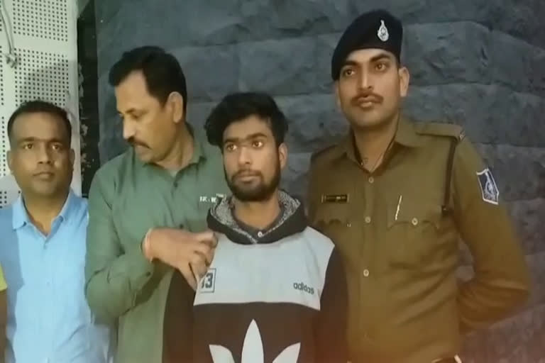 Plasi police of Indore arrested vicious thief