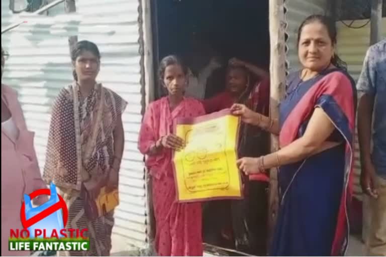 Women of Raichur helping the society to ban single use of plastic