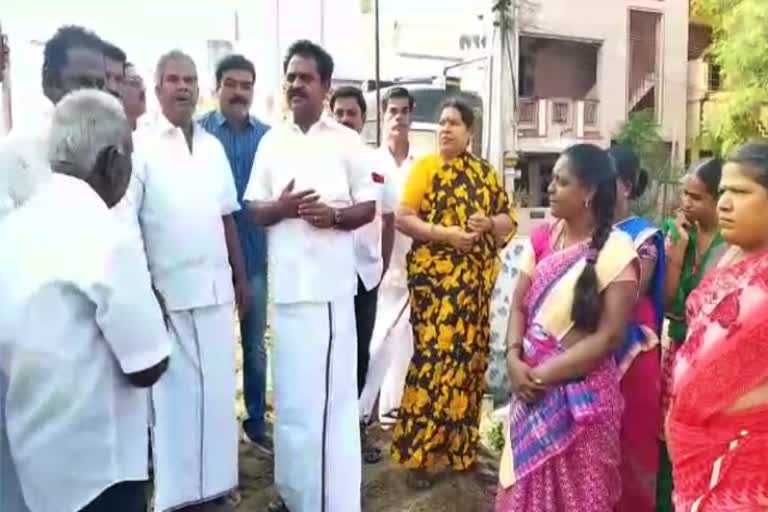 காஞ்சிபுரம் மாவட்டம் புதிய சாலை பெண்கள் முற்றுகை, kachipuram new road construction issue