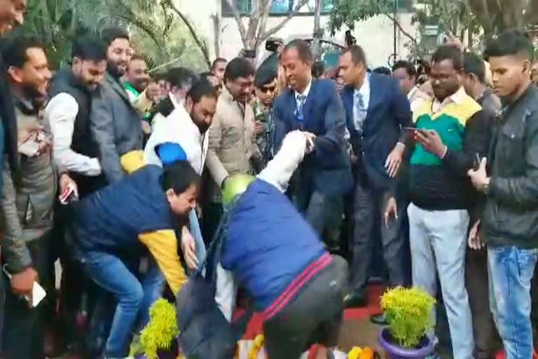 CM Hemant Soren expels journalist from pit in ranchi