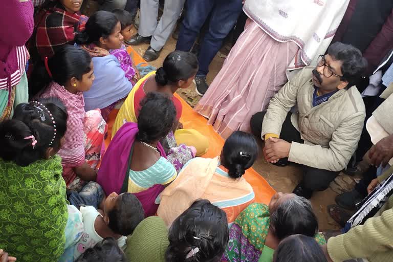 CM Hemant Soren met the victim's family in Chaibasa