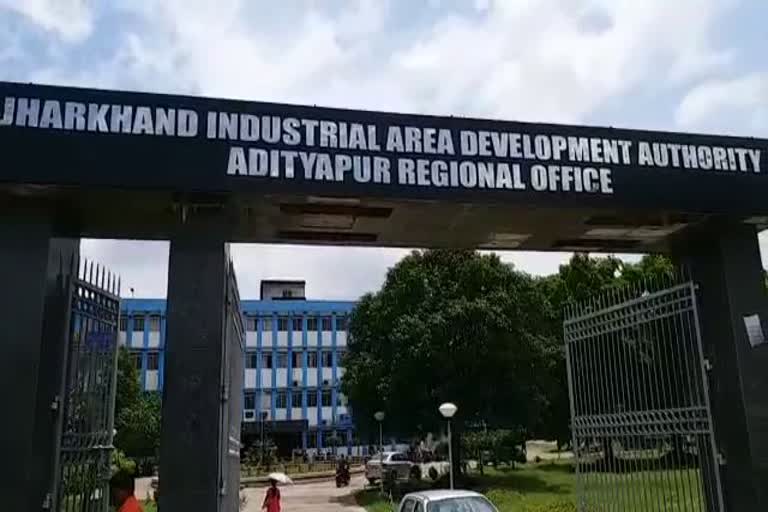 Industrial Area of Seraikela District, JIADA, Recession in Industrial Area, Automobile Sector, Tata Motors, सरायकेला जिले का औद्योगिक क्षेत्र, जेआईएडीए, औद्योगिक क्षेत्र में मंदी, ऑटोमोबाइल सेक्टर, टाटा मोटर्स