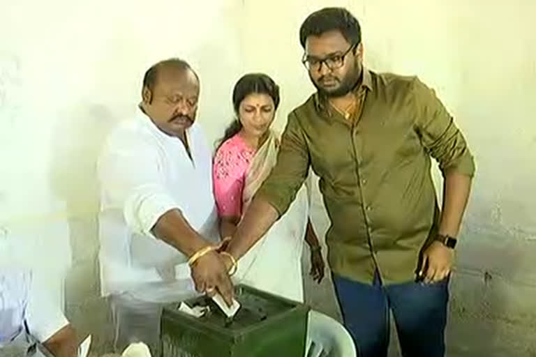 gangula kamalakar casted his vote