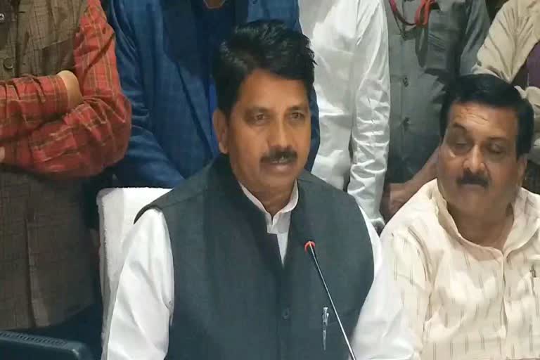 minister-bala-bachchan-accuses-former-cm-shivraj-of-looting-15-thousand-crores