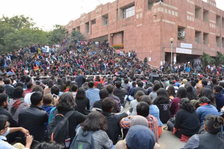 JNU students get relief from HC :registration order based on old fees