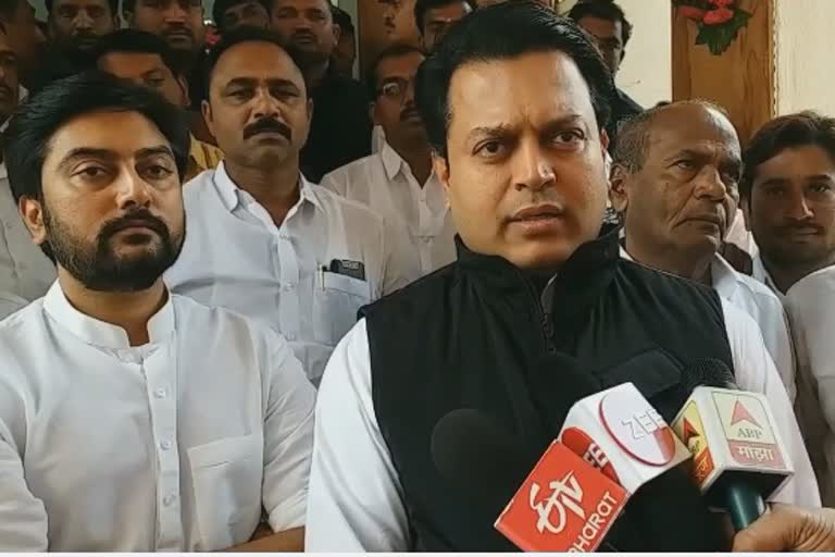 minister amit deshmukh