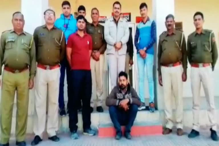 Police arrested smuggler, पुलिस ने किया डोडा पोस्त बरामद