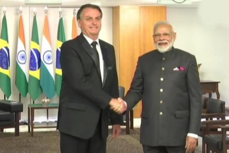 Brazilian Prez Bolsonaro arrives in India;  both sides to ink 15 pacts on Saturday