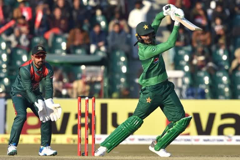 Recalled Shoaib Malik slams fifty as Pakistan beat Bangladesh