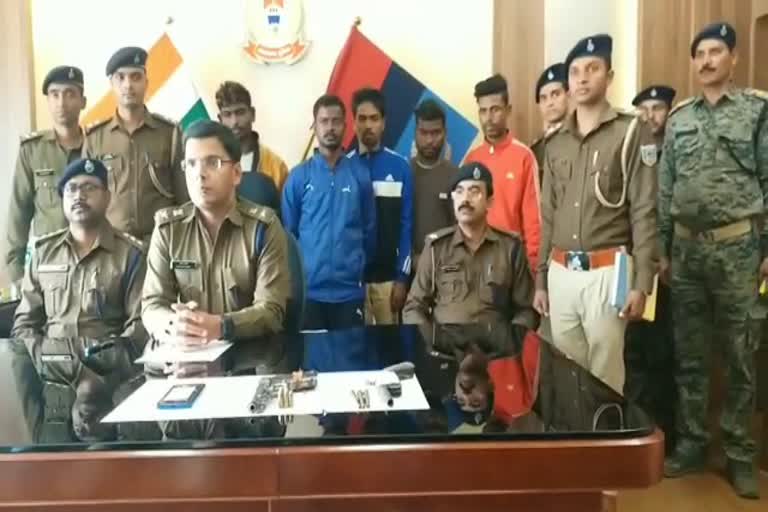 five criminals arrested in ramgarh