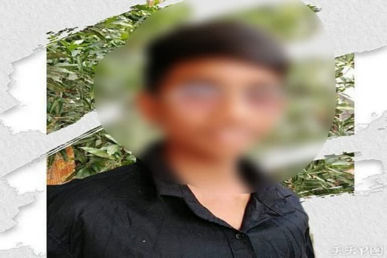 Student found hanging  AP School  ZP High school  Srikakulam village  പത്താം  ക്ലാസ്  വിദ്യാർഥി  സ്‌കൂളിൽ  മരിച്ചു  Class  student  hanging  school