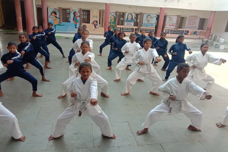 Making oneself self-sufficient by learning karate