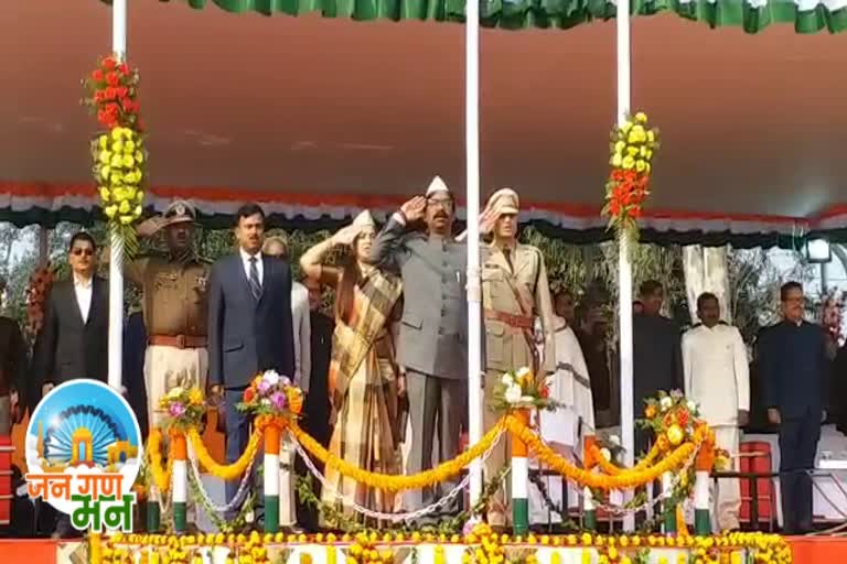 CM Hemant Soren hosted the tricolor at Dumka police line ground