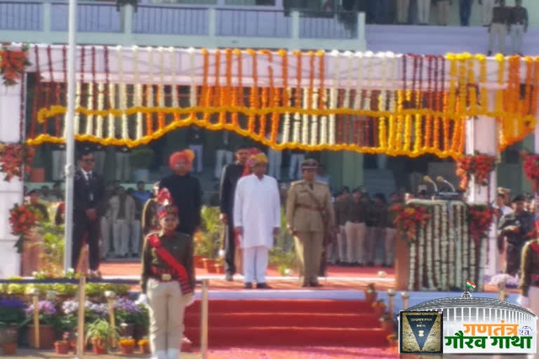 flag-hoisting-in-indore-in-cm-kamal-nath