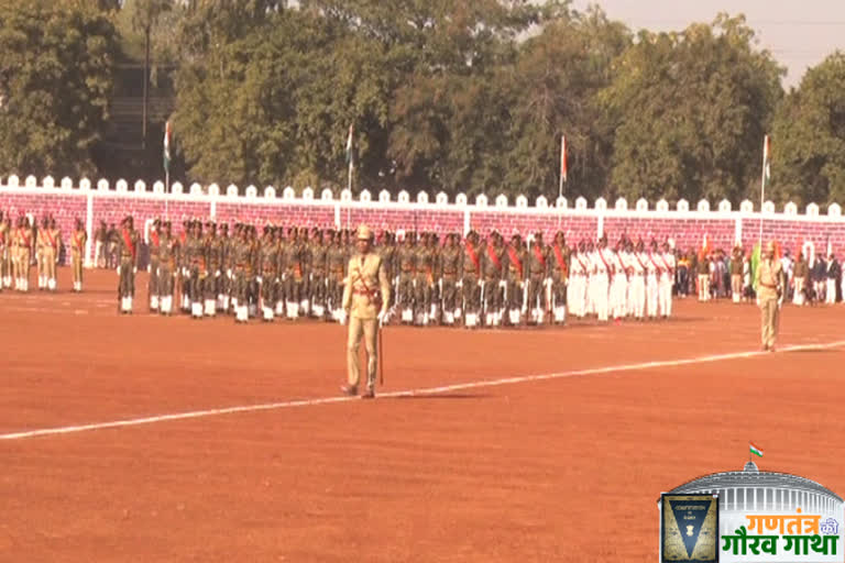 Governor hoisted the flag on the occasion of Republic Day