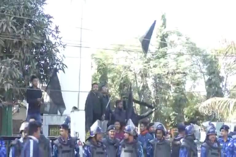 AASU shows black flag to Chandramohan Patowary