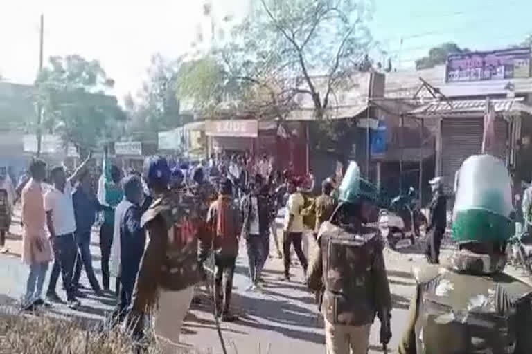 dispute between police and caa opposers in jabalpur