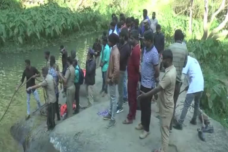 youngsters died in kallatti water falls