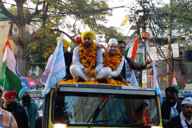 AAP leader Bhagwant Mann campaigning for Delhi elections