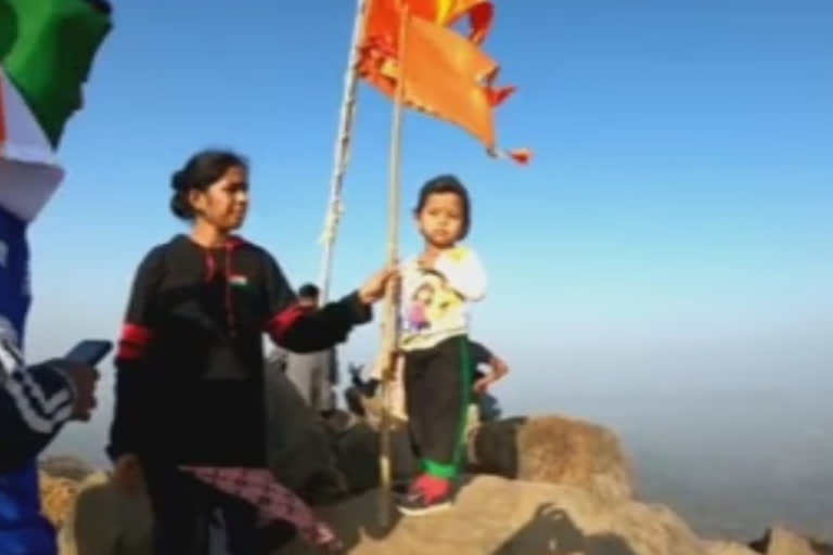 two-and-a-half-year-old girl climbed a cone named Kalavantin