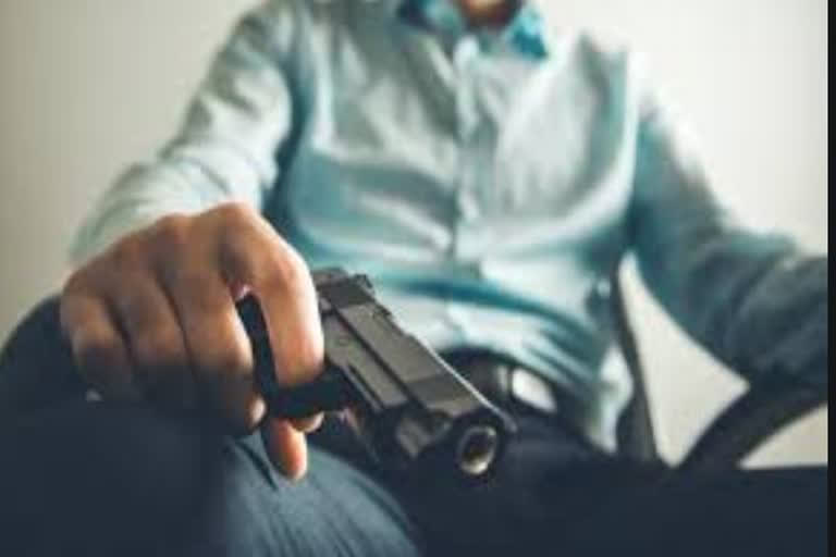 Gunman of the congress sarpanch commits suicide