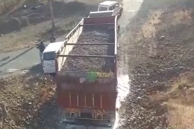 कुशलगढ़ न्यूज, kushalgarh news, बांसवाड़ा में मैग्नीज से भरा ट्रक जब्त, Truck full of magnesium seized in Banswara