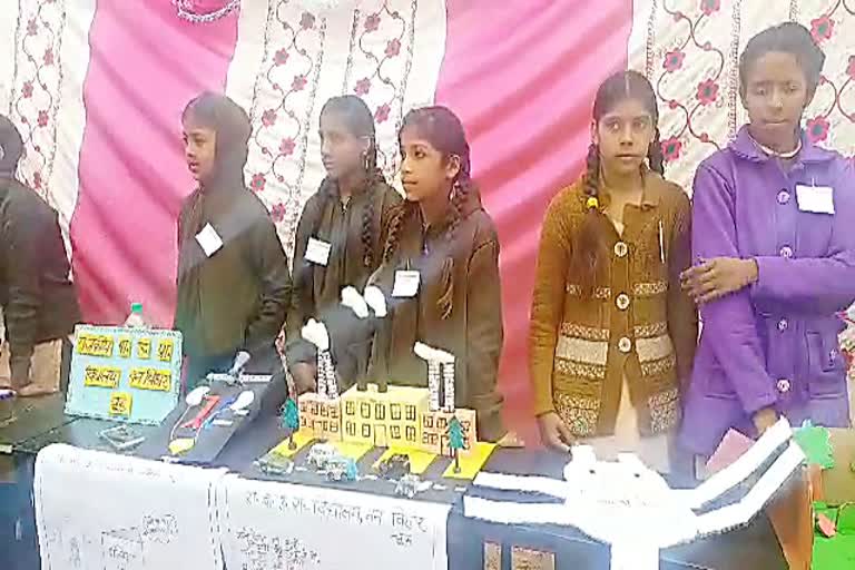 Shaikshik Kishori Bal Mela in Churu, कस्तूरबा गांधी आवासीय विद्यालय में बाल मेला