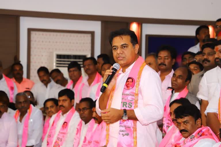 Trs parlamentory meeting in telangana bhavan