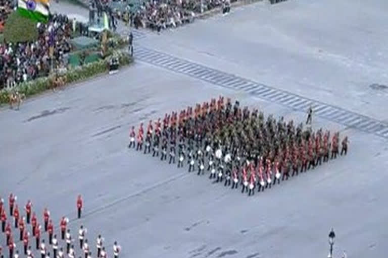 Beating Retreat  Vijay Chowk  Vijay Chowk marked by traditional grandeur  റിപ്പബ്ലിക് ദിനാഘോഷം  ബീറ്റിങ് ദി റിട്രീറ്റ്  രാഷ്‌ട്രപതി റാംനാഥ് കോവിന്ദ്  വിജയ്‌ ചൗക്ക്  സംയുക്തസേനാ മേധാവി  മേജര്‍ റോബര്‍ട്‌സ്