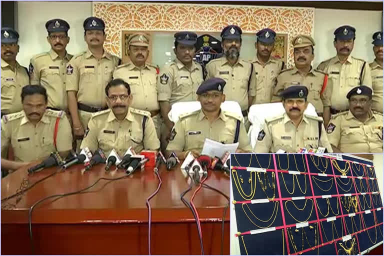 Chain Snacher Arrested in anantapuram