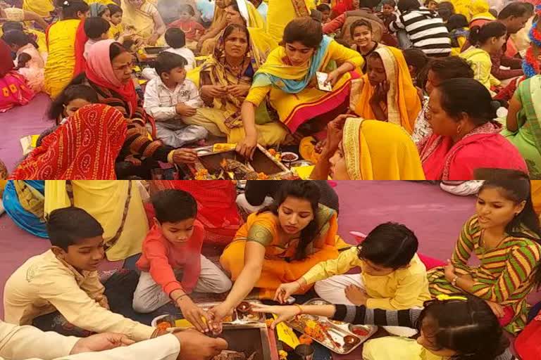 Young children worship Saraswati in Harda