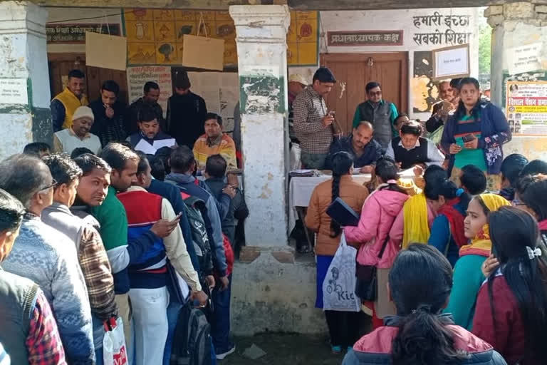 counseling of 840 teachers on first day of inter district counseling in gonda