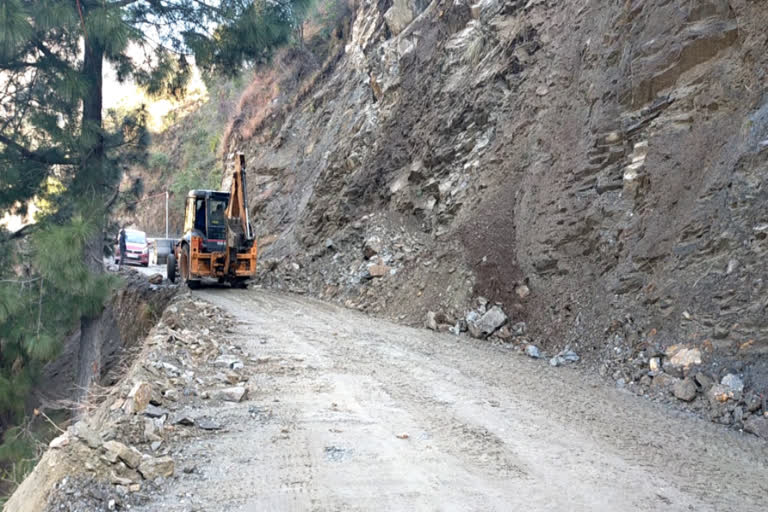 landslide on the Chamba Teesa road