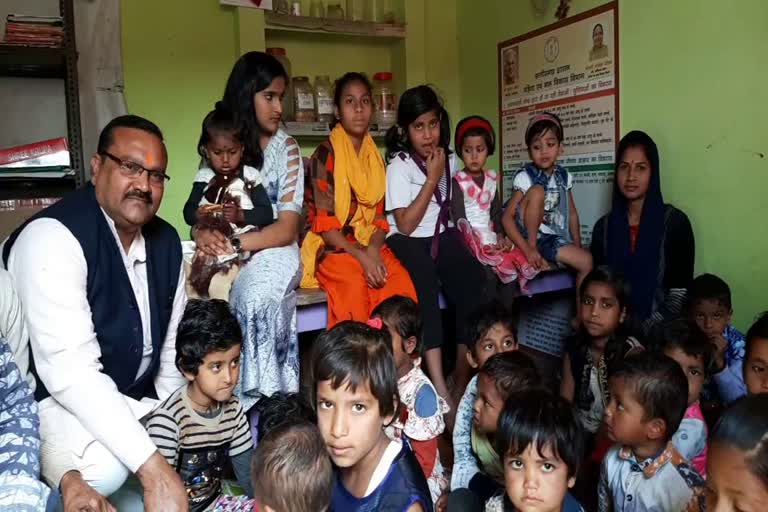 Councilor celebrated Vasant Panchami at  Anganwadi Center in surajpur