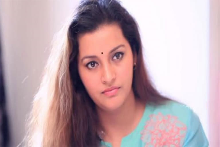 Actress Renu Desai shares Badri movie shooting memories and says faced Difficulties in shooting