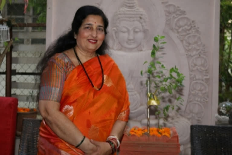 Anuradha Paudwal SC applies break