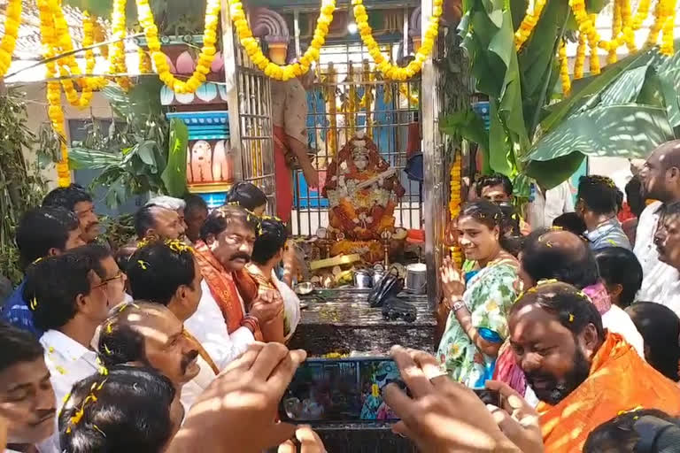 minister of labour jayaram attends saraswathi idol induction ceremony at kurnool district