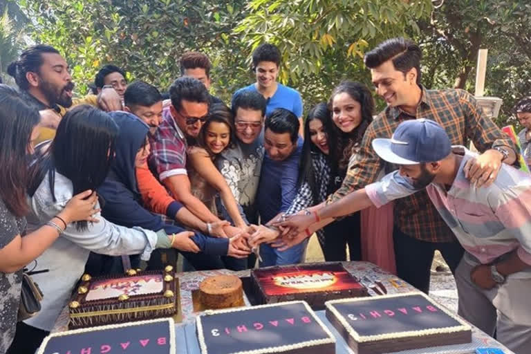 Shraddha Kapoor share photo with Baaghi 3 Team, बागी ३'चे शूटिंग पूर्ण, Wraps up Shooting For Baaghi 3, Baaghi 3 film news, Shraddha Kapoor news, Shraddha Kapoor in Baaghi 3, बागी ३ चित्रपट, Shraddha Kapoor