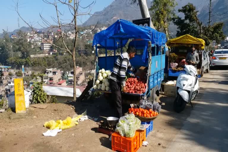 vegetable vendors on bilaspur MC