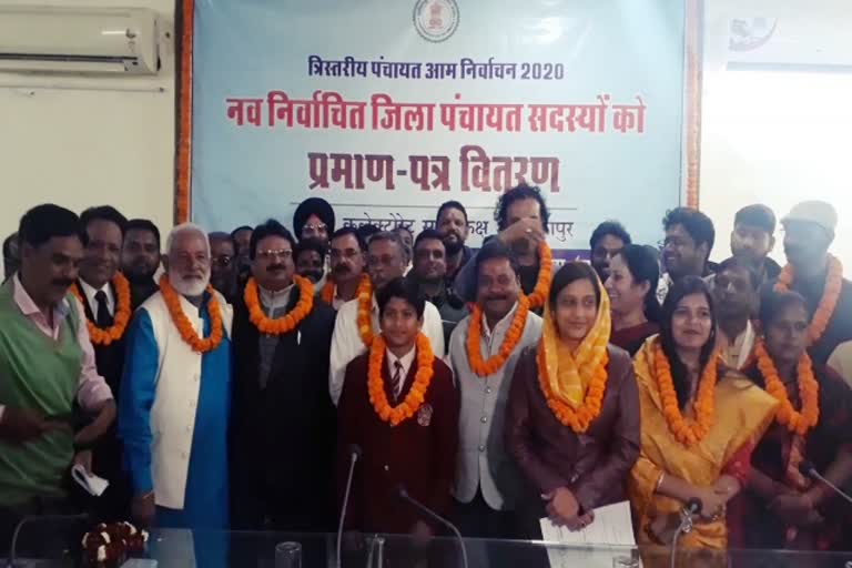 Newly elected panchayat members