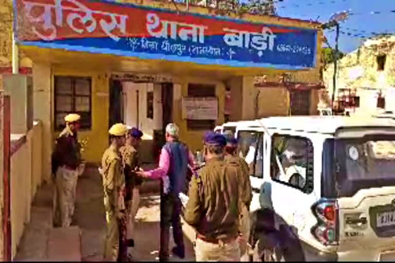 gravel mafia and police in Bari,  बजरी माफिया और पुलिस में मुठभेड़ , पुलिस मुठभेड़ में नाबालिग की मौत, बाड़ी में मुठभेड़