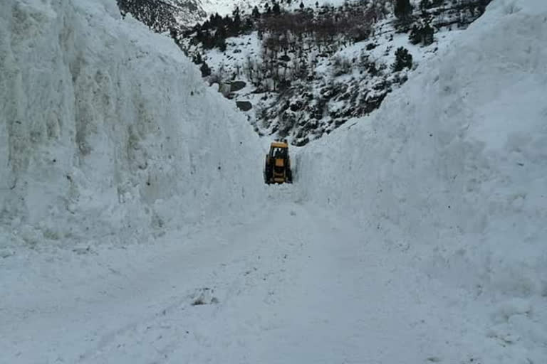 BRO started road restortation in lahul spiti