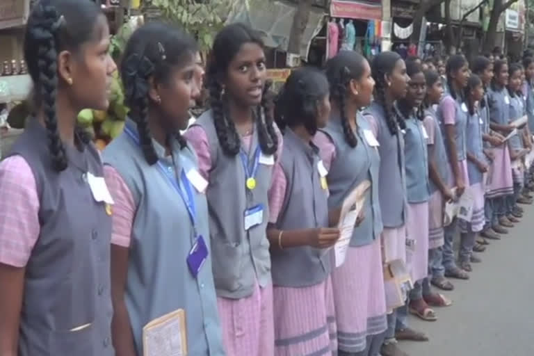 ஆசிரியர்கள் மீது வழக்குப்பதிவு