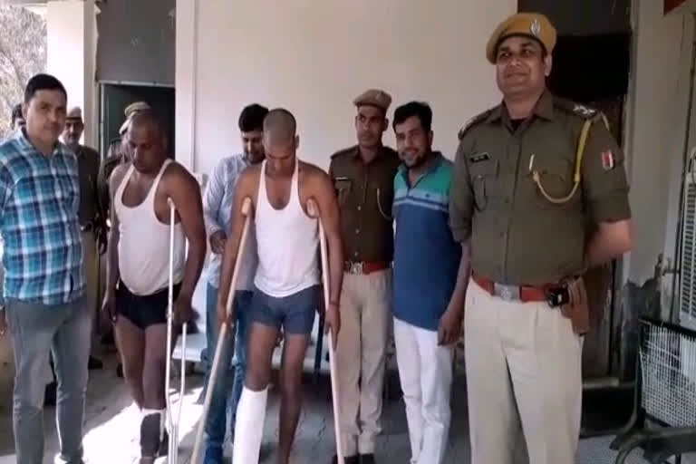 Two crooks arrested in alwar , दस-दस हजार के दो इनामी बदमाश गिरफ्तार