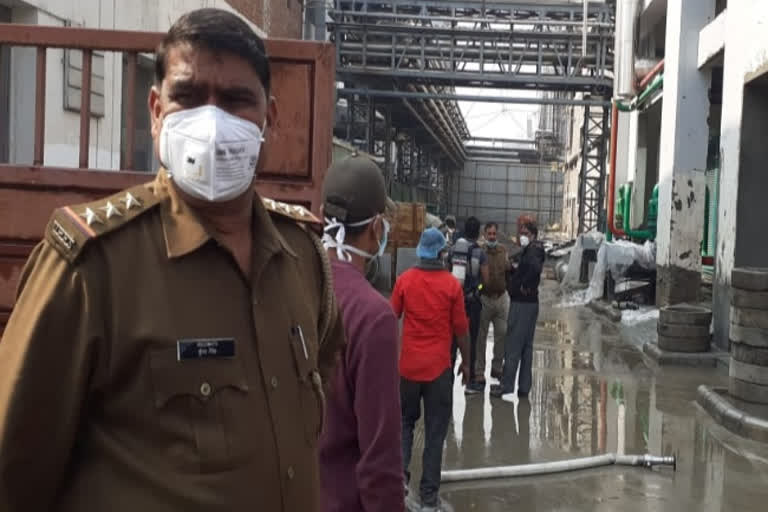 Ammonia gas leak  stampede at haldiram factory in Noida, evacuated building