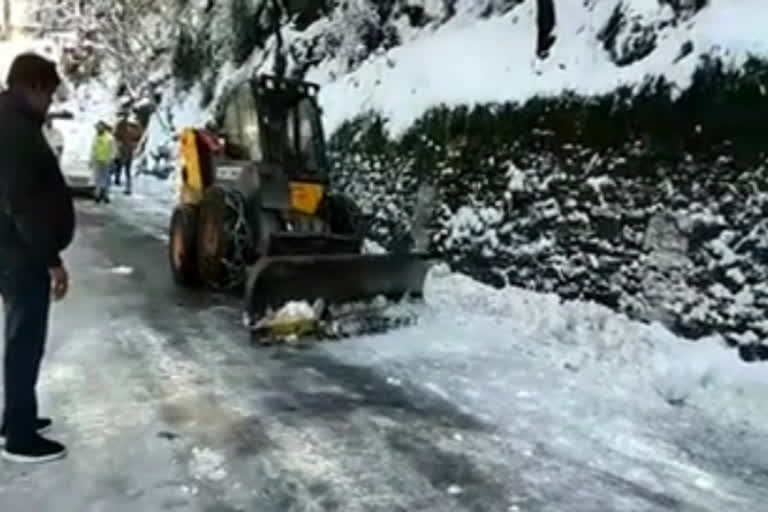 roads closed in Himachal