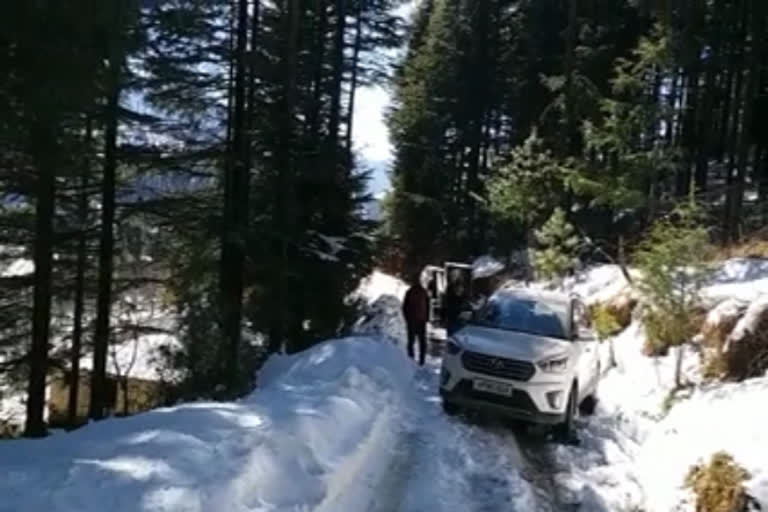 Roads opened in Tana Jubbal in Shimla