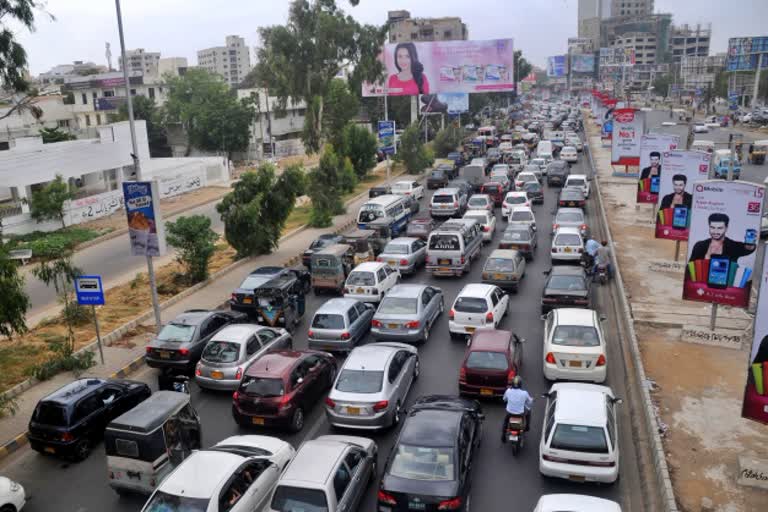 traffic-rules-violation-in-karachitraffic-rules-violation-in-karachi