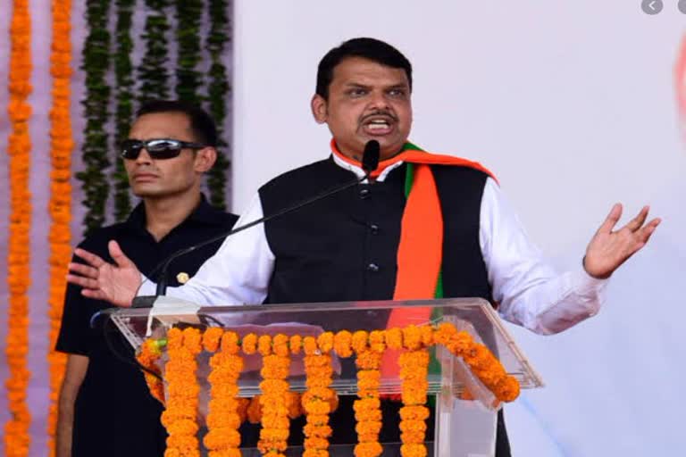 former-cm-of-maharasthara-devendra-fadnavis-angry-at-the-time-of-delhi-election-campaign